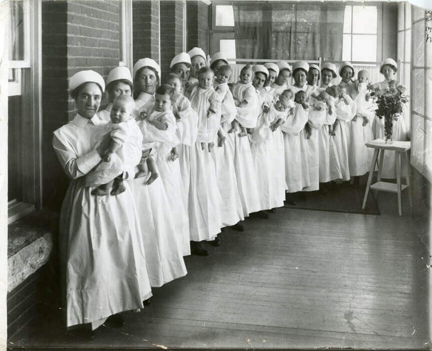 1913 photo of Nurses With Babies